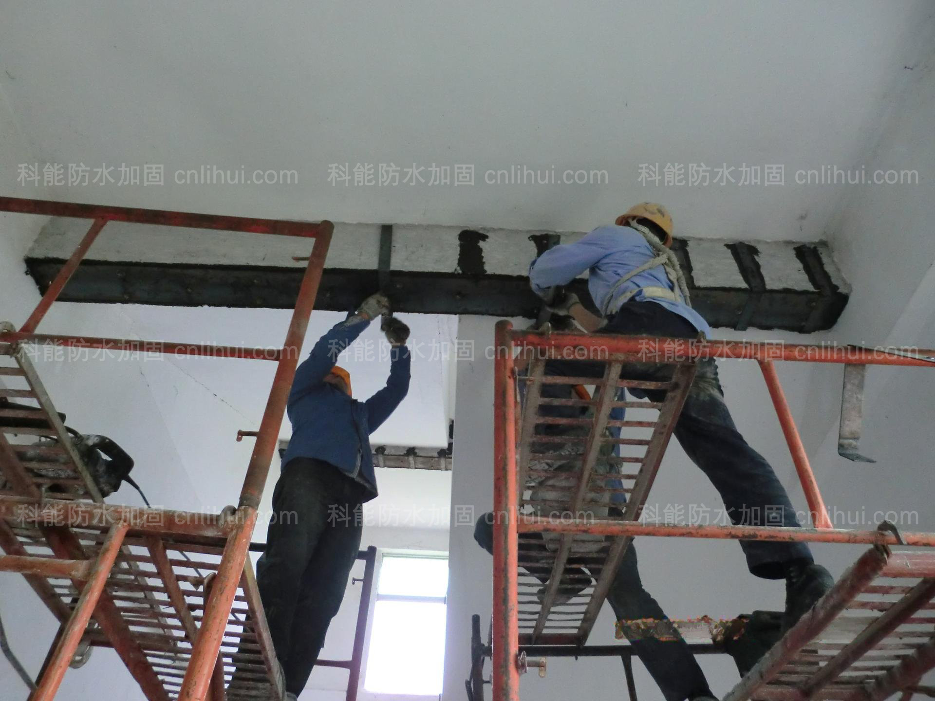 中山梁粘钢加固施工